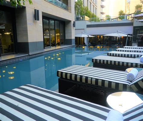 DAVINCI HOTEL AND SUITES .